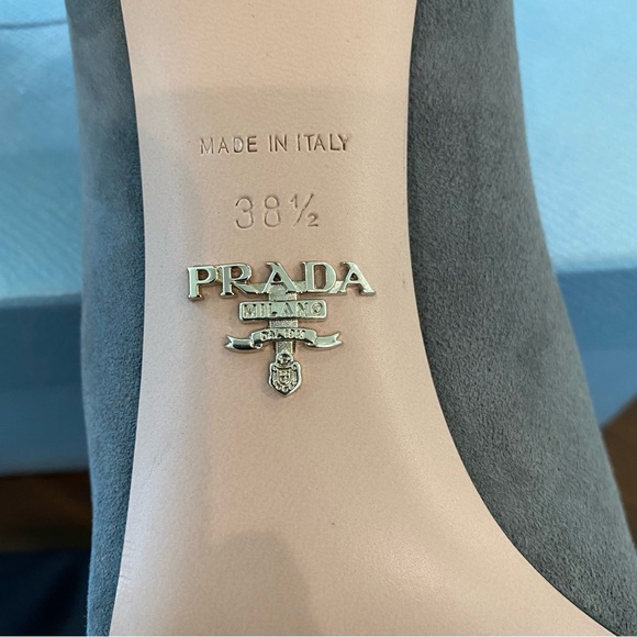 Prada Nebbia (Gray) Suede Pointed Toe Scalloped Edge Pumps Size EU 38.5 - Picture 7 of 12